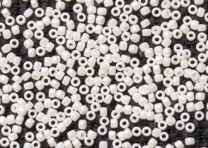 Бисер Япония 15/0 круглый 10 г 0122